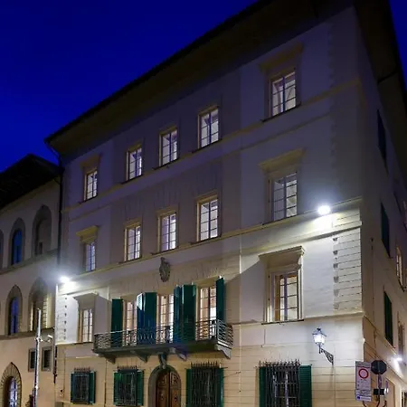 Cavalier Paolo - La Dimora Degli Affreschi Florence